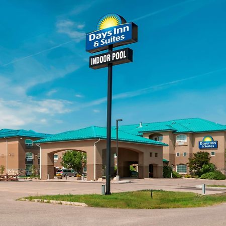 Days Inn & Suites By Wyndham ברנדון מראה חיצוני תמונה
