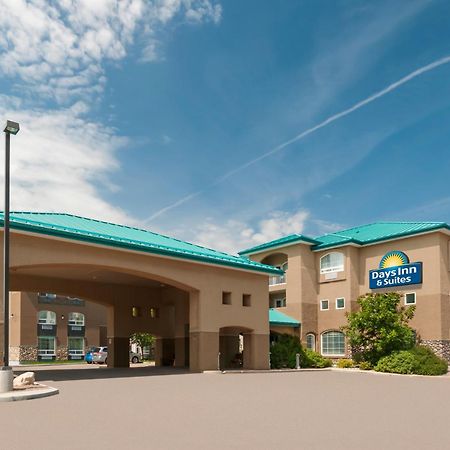 Days Inn & Suites By Wyndham ברנדון מראה חיצוני תמונה