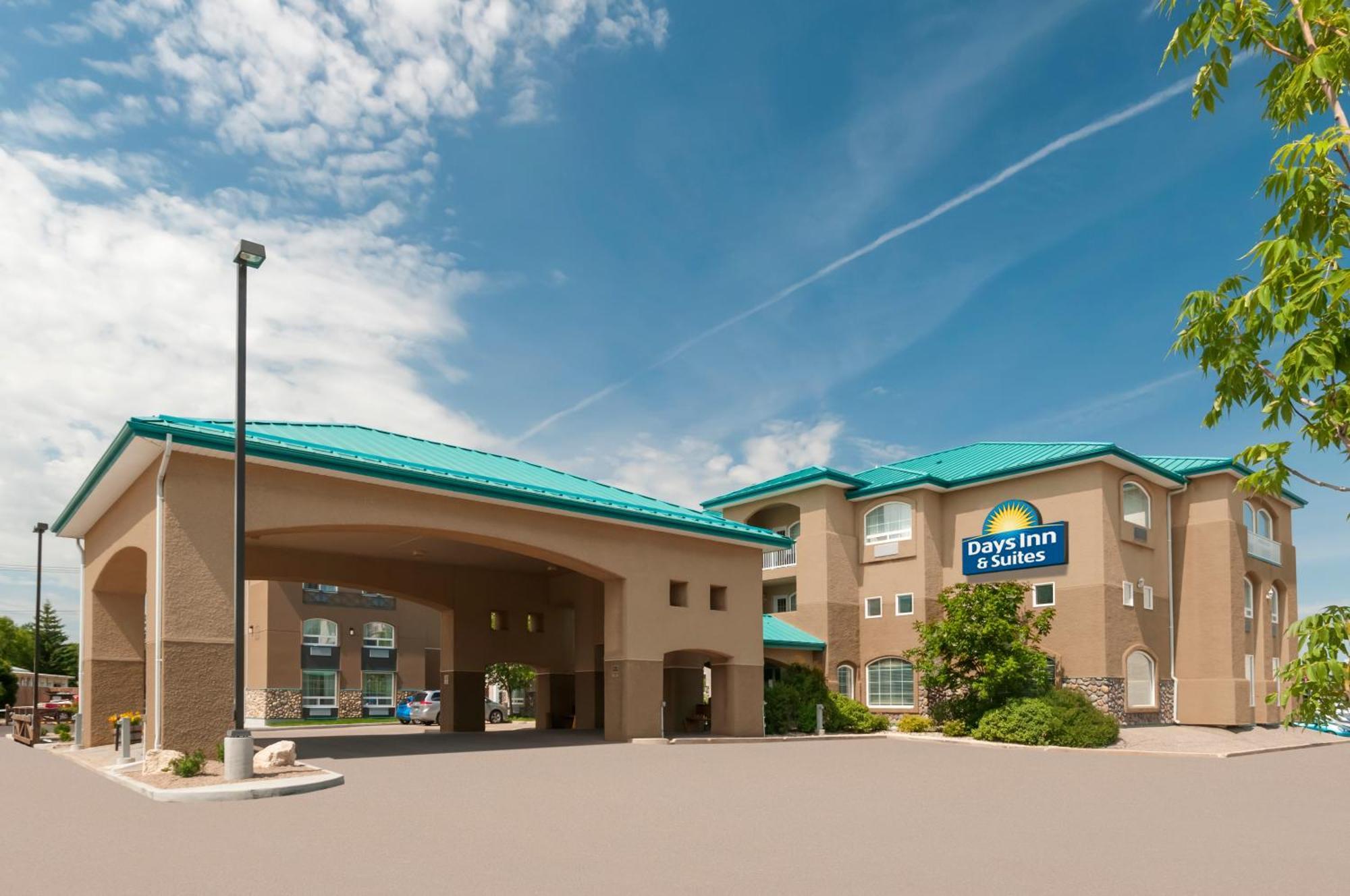 Days Inn & Suites By Wyndham ברנדון מראה חיצוני תמונה